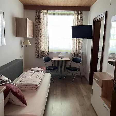 Steiner, 6143 Matrei Am Brenner, Brennerstr 18b!check-in Between 15 - 21 O'clock!! No Breakfast